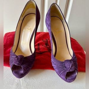 CHRISTIAN LOUBOUTIN Greissimo Purple Suede Knot Peep Toe Platform Pumps